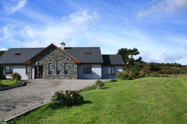 Beautiful dormer in picturesque Cappanacush