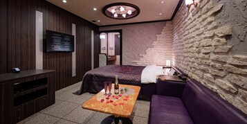 Escritorio, sistema de insonorización, wifi gratis y ropa de cama 