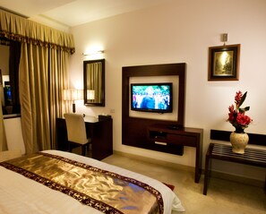 In-room safe, free WiFi - Eddison Hotel (Gurugram)