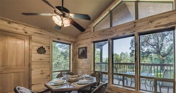 Dining - Tucked Away Cabin | Quiet Forest Haven w/ Hot Tub Deck & Cozy Gas Fire Ambiance (Ruidoso)