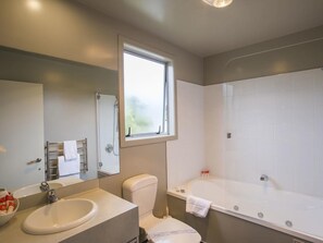 Lägenhet - 2 sovrum | Badrum | Gratis toalettartiklar, hårtork, handdukar och tvål