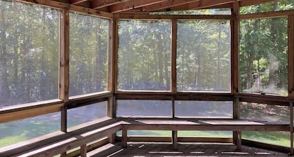 Bienvenido a nuestra acogedora y privada cabaña Ozark Mountains.