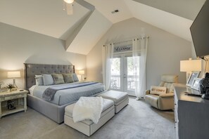 3 bedrooms, desk, iron/ironing board, travel crib