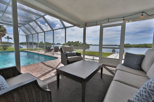 Oceanfront home w/sunset views of Sarasota Bay