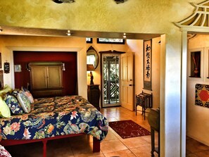 Silitysrauta/-lauta, vauvan matkasänky, ilmainen Wi-Fi, vuodevaatteet