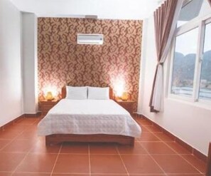 Minibar, in-room safe, desk, free WiFi - Oxalis Home (Bo Trach)