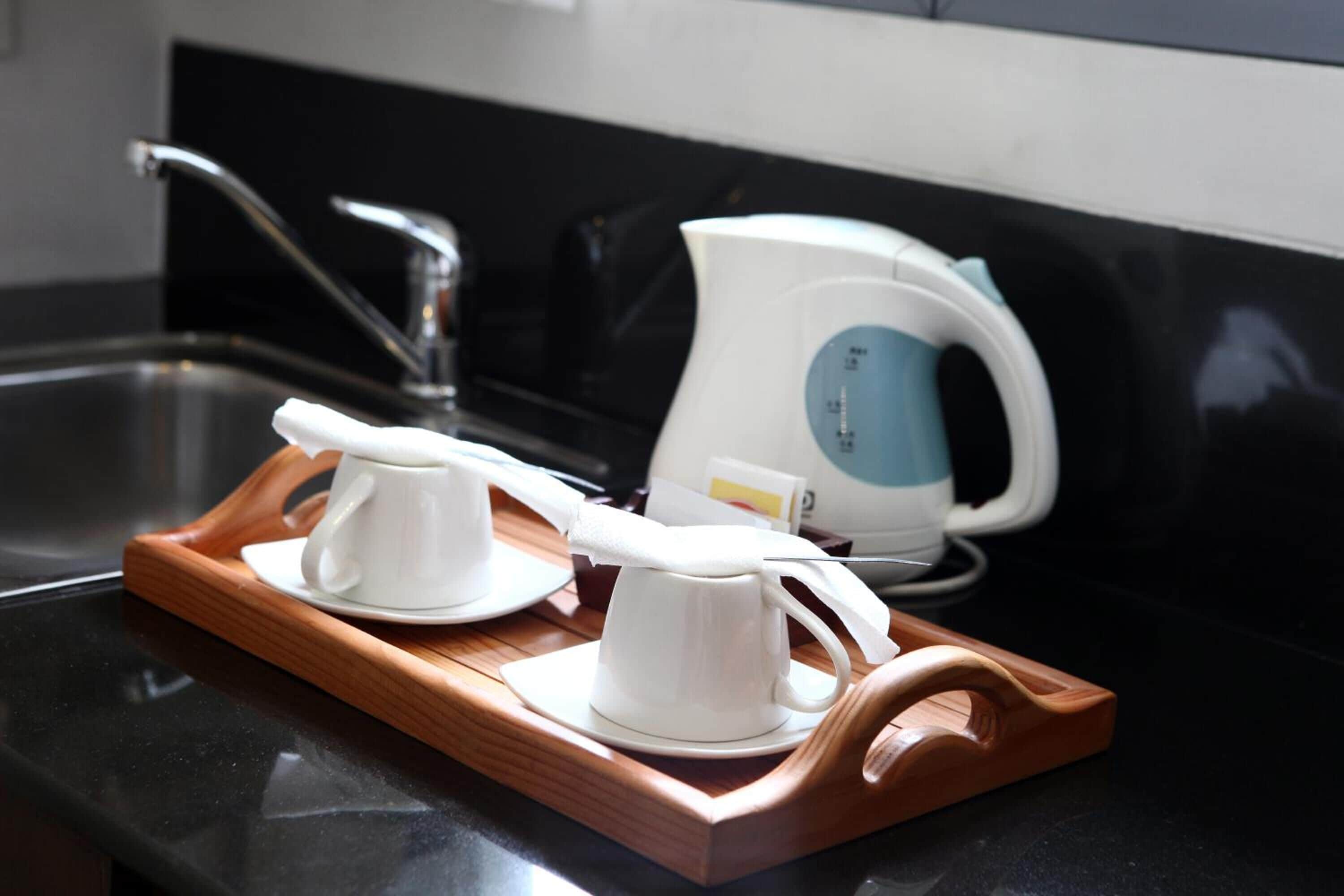 fridge, coffee/tea maker, electric kettle