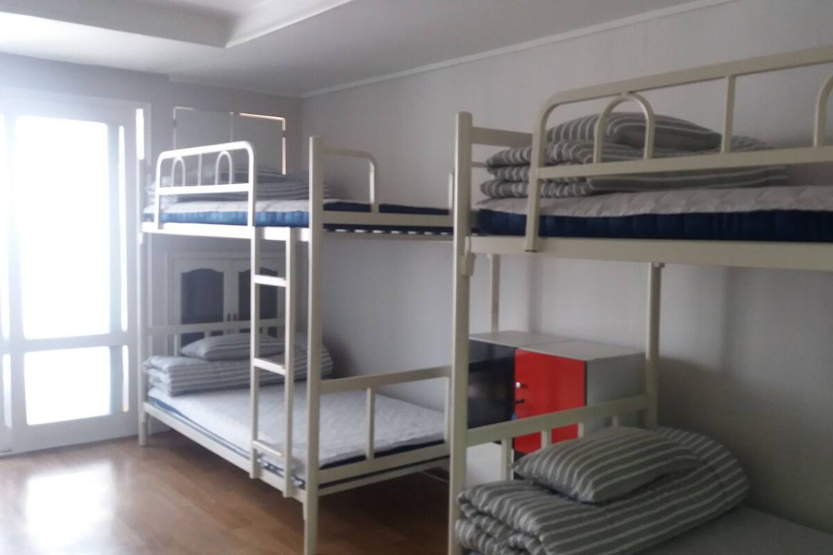 Shared Dormitory, Mixed Dorm | Air conditioning