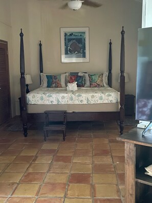 1 sovrum, värdeförvaringsskåp på rummet och strykjärn/strykbräda