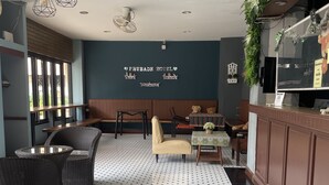 Ảnh chưa phân loại, 3 trong số 18 ảnh, nút