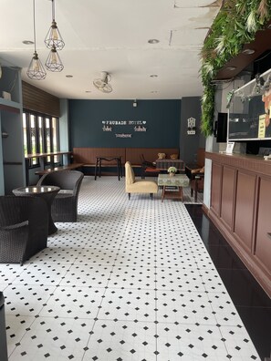 Reception - Pakchong Phubade Hotel (Pak Chong)