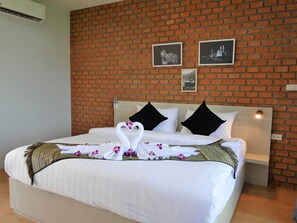 Caja de seguridad en la habitación, cortinas blackout y wifi gratis 