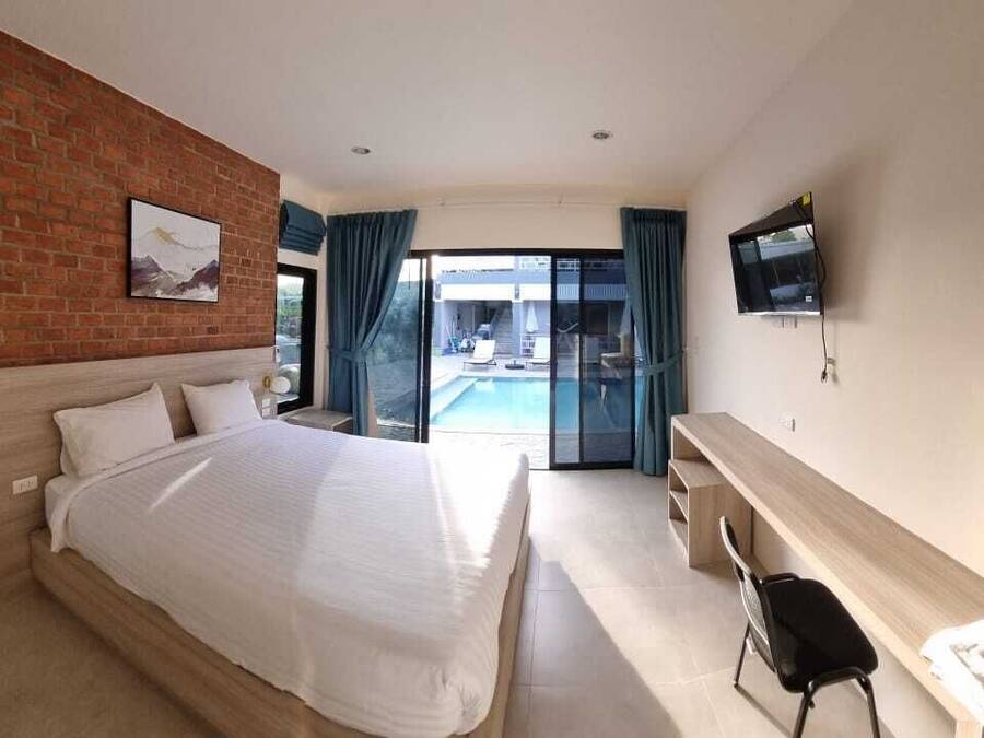 Standard Double Room | In-room safe, blackout drapes, free WiFi, bed sheets