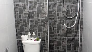 Shower, free toiletries, towels