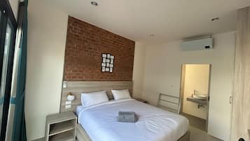 Brankas, tirai kedap cahaya, Wi-Fi gratis, dan seprai linen