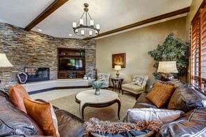 تلفزيون، مدفأة، ألعاب فيديو، كُتُب