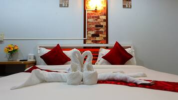 VIP Room | Blackout drapes, free WiFi