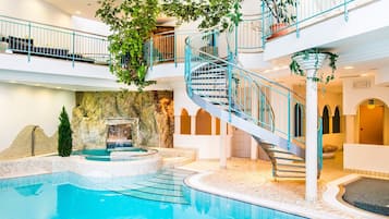 2 piscines couvertes