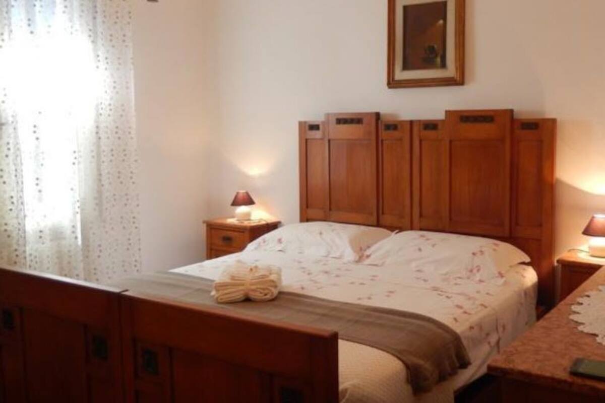 Double Room, Shared Bathroom, Hill View | Free WiFi, bed sheets