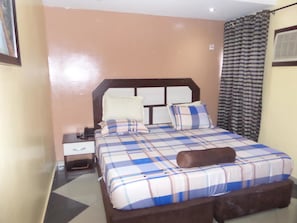Standard Room, 1 Double Bed, Non Smoking | In-room safe, bed sheets - A2 Suites (Lagos)