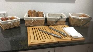 Free daily buffet breakfast