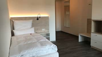 Hochwertige Bettwaren, Minibar, Zimmersafe, Schreibtisch