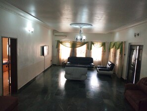 Premium Apartment, Multiple Beds, Non Smoking | In-room safe, desk, free rollaway beds, bed sheets