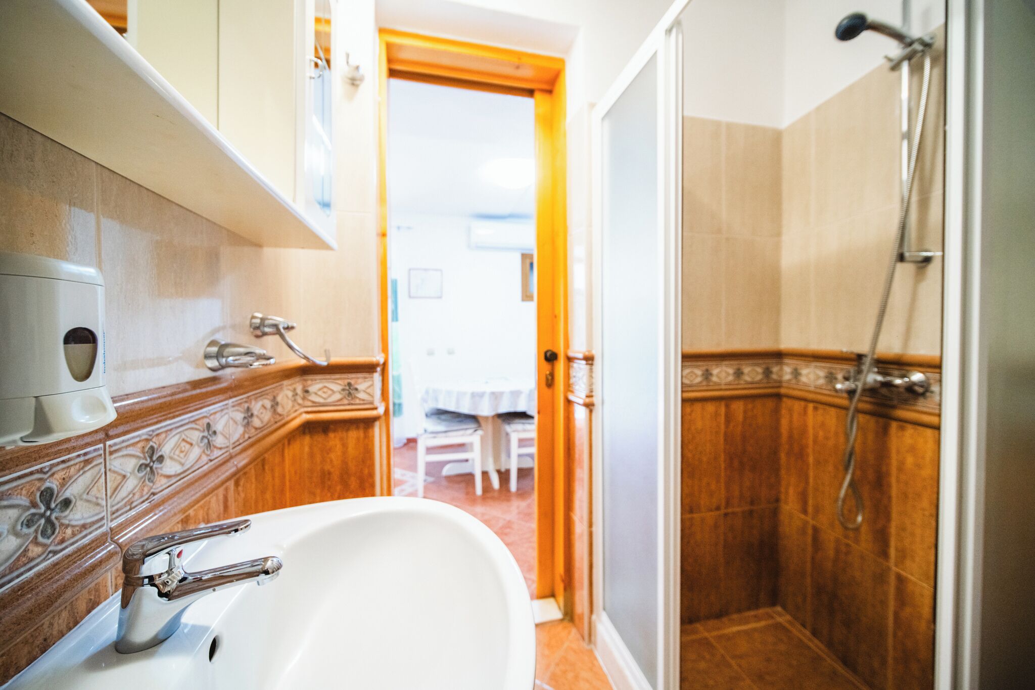 經典開放式客房 | 浴室 | 淋浴設備、免費梳洗用品、風筒、提供毛巾