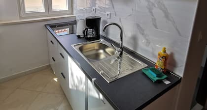 M & J Central Suites
