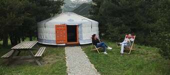 Yourtes de Montagnes Insolites