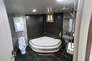 Daisy | Bathroom shower - Daisy (Jeju City)