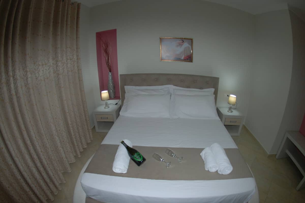 Quadruple Room with Sea View | 객실 내 금고, 책상, 암막 커튼, 방음 설비