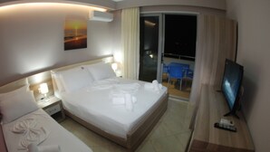 Chambre triple Deluxe, vue sur la mer
