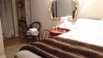 Cottage, 1 Double Bed, Non Smoking (Shingle Lodge) | Individually decorated, individually furnished, free WiFi