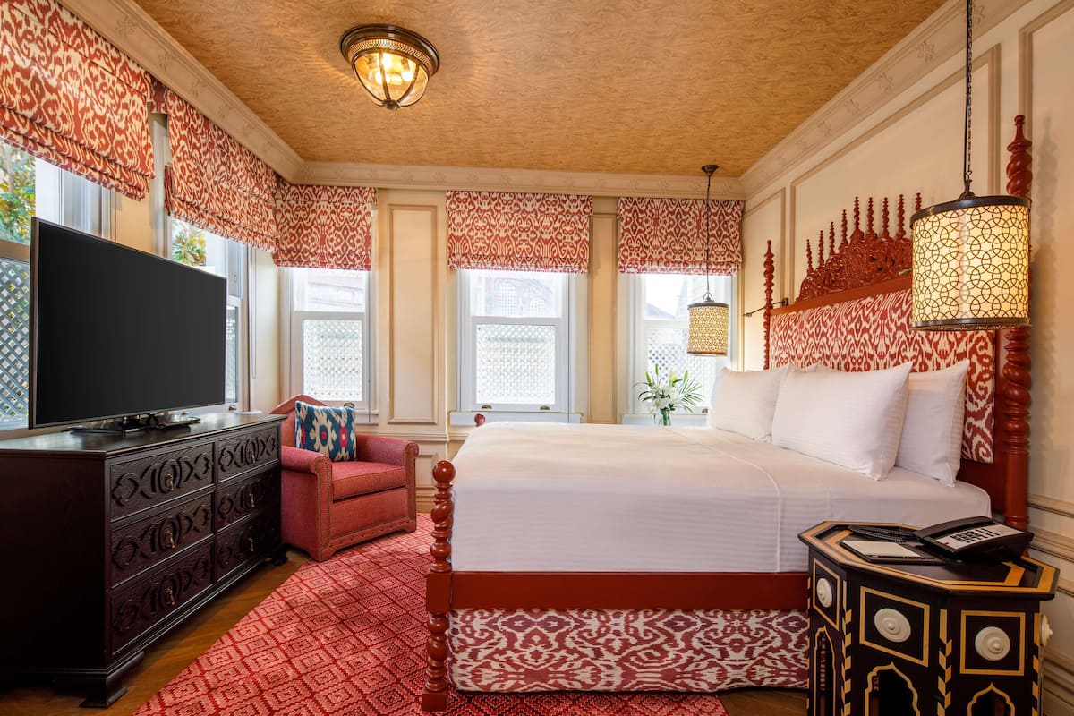 Premium bedding, down comforters, minibar, in-room safe