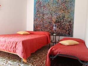 Free cots/infant beds, free WiFi, bed sheets