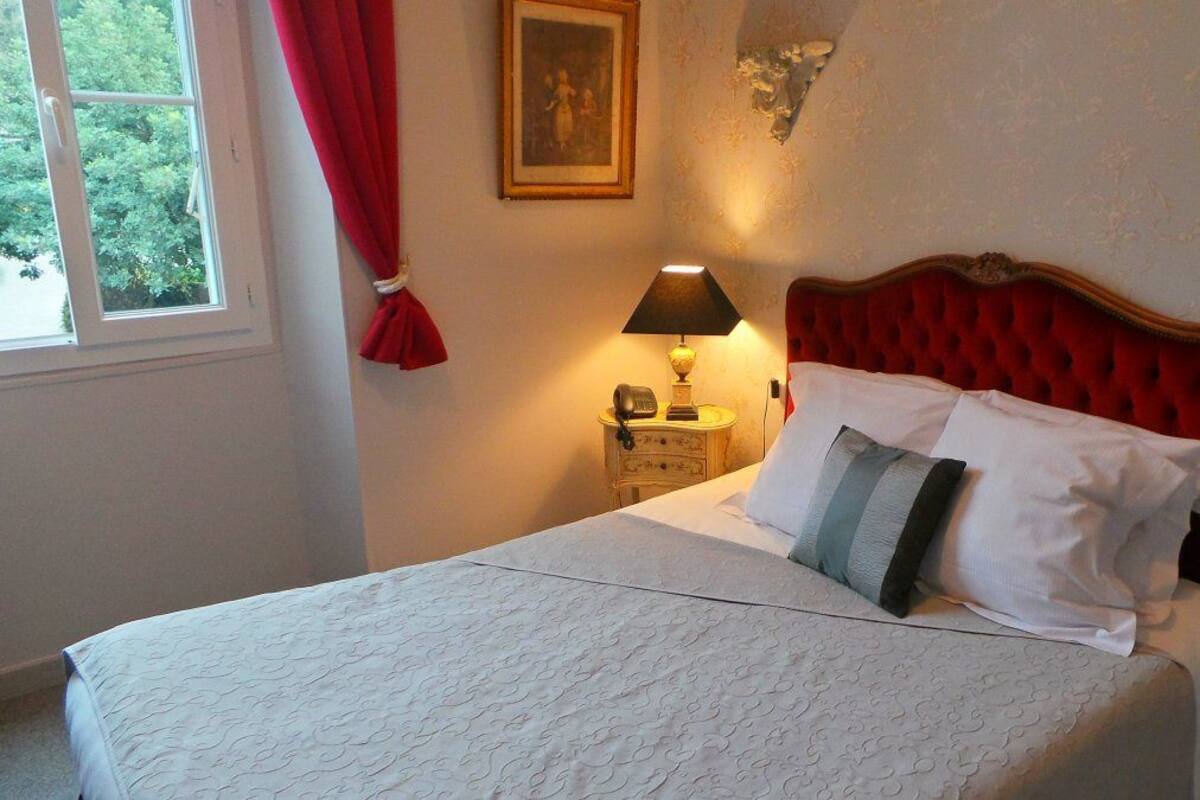 Standard Double Room, Park View | In-room safe, desk, WiFi (free), individually decorated