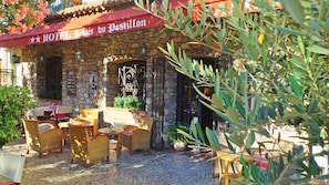 Terrace/patio - Hotel Le Relais Du Postillon (Antibes)
