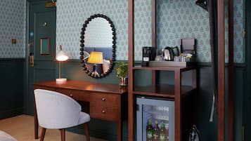 Family Room | Blackout curtains, iron/ironing board, free WiFi, bed sheets