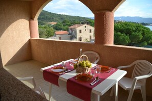 Grand Studio | Terrace/patio - Le California Motel (Vico)