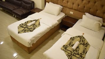 Studio | Premium bedding, desk, laptop workspace, soundproofing