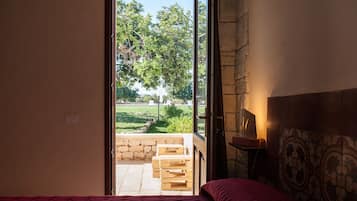 Family Apartment, 2 Bedrooms, Pool View | Room amenity
