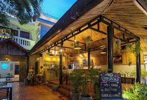 Café da manhã e jantar
