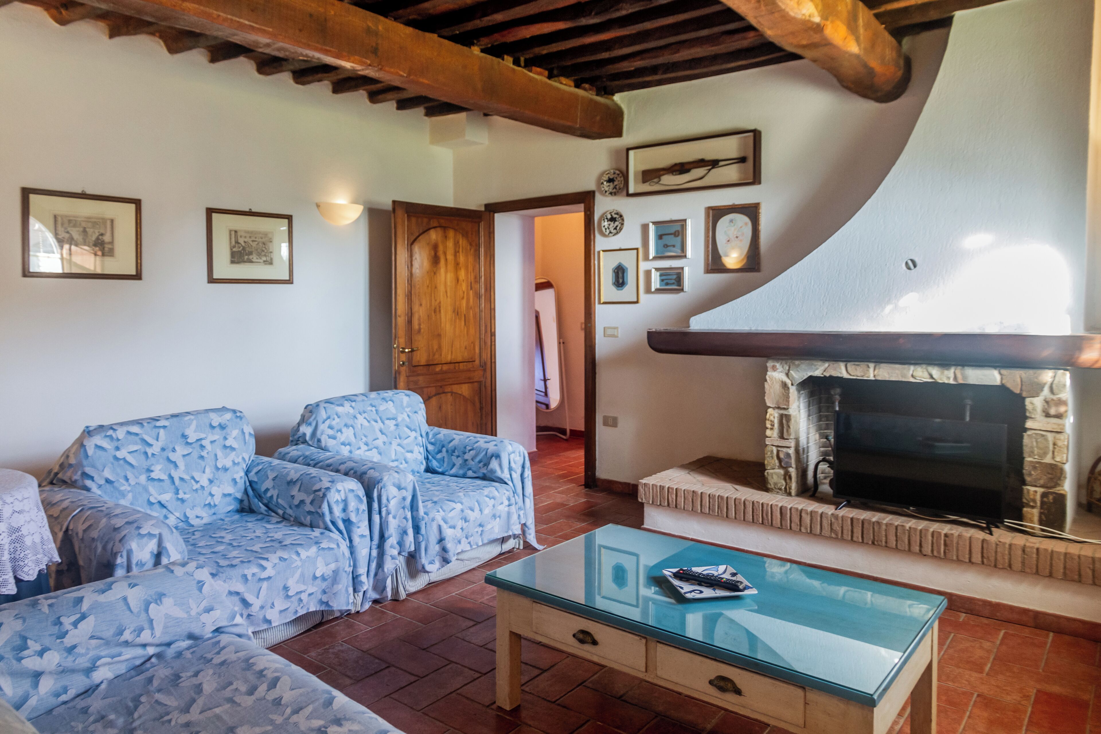 Superior Apartment, 1 Bedroom, Patio, Ground Floor | Living area | Flat-screen TV