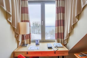 Single Room | In-room safe, free WiFi, bed sheets - Hotel Kleines Meer (Waren (Müritz))