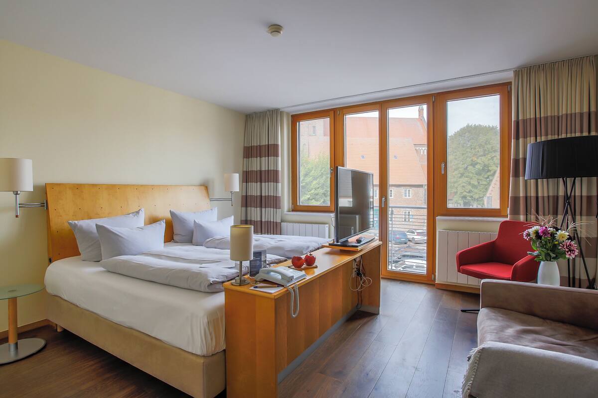 Studio | 1 bedroom, in-room safe, free WiFi, bed sheets