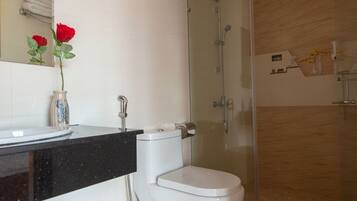 Deluxe Double Room, 1 Queen Bed, Mountain View | Bathroom | Shower, free toiletries, hair dryer, bathrobes