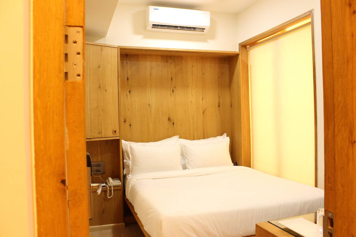 Coffres-forts dans les chambres, ameublement personnalisé, bureau