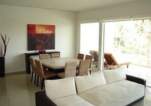 Living area - Casa Departamentos en Renta Vacacional en Carretera A Barra Vieja 016 (Acapulco)
