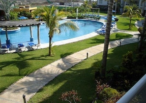 Outdoor pool - Casa Departamentos en Renta Vacacional en Carretera A Barra Vieja 016 (Acapulco)